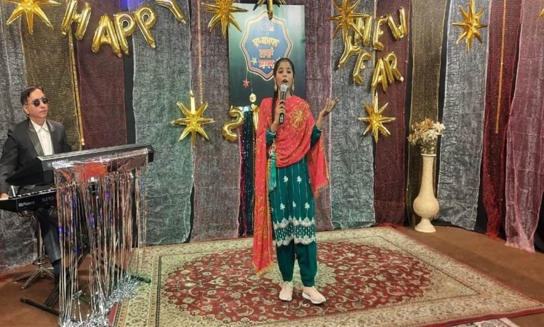 ਸਰਕਾਰੀ ਸਕੂਲ ਦੇ ਬੱਚੇ ਨਵੇਂ ਸਾਲ ਦੇ ਪ੍ਰੋਗਰਾਮ ’ਚ ਟੀਵੀ 'ਤੇ ਚਮਕੇ