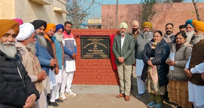 ਪੁਲਿਸ ਨੇ ਰੋਕੇ ਮੁੱਖ ਮੰਤਰੀ ਦੀ ਕੋਠੀ ਦਾ ਘਿਰਾਓ ਕਰਨ ਜਾ ਰਹੇ ਕੌਮੀ ਇਨਸਾਫ਼ ਮੋਰਚੇ ਦੇ ਆਗੂ ਪੁਲਿਸ ਨੇ ਰੋਕੇ ਮੁੱਖ ਮੰਤਰੀ ਦੀ ਕੋਠੀ ਦਾ ਘਿਰਾਓ ਕਰਨ ਜਾ ਰਹੇ ਕੌਮੀ ਇਨਸਾਫ਼ ਮੋਰਚੇ ਦੇ ਆਗੂ