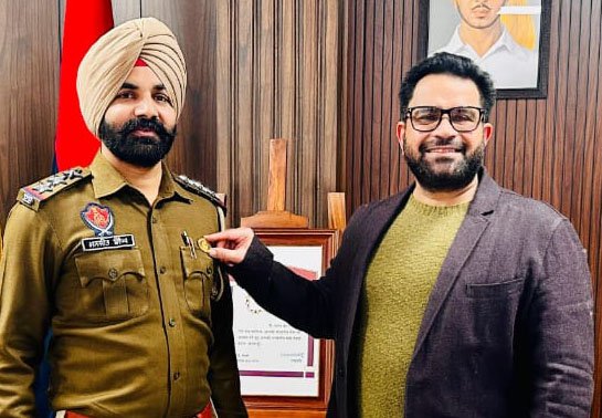 ਇੰਸਪੈਕਟਰ ਮਨਜੀਤ ਸਿੰਘ ਡੀ ਜੀ ਪੀ ਕਾਮਨਡੇਸ਼ਨ (ਤਾਰੀਫ਼) ਡਿਸਕ ਨਾਲ ਸਨਮਾਨਿਤ