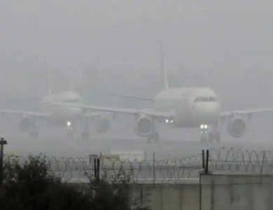ਸੰਘਣੀ ਧੁੰਦ ਤੇ ਮੌਸਮ ਖ਼ਰਾਬ ਹੋਣ ਕਾਰਣ ਉਡਾਣਾਂ ਪ੍ਰਭਾਵਿਤ