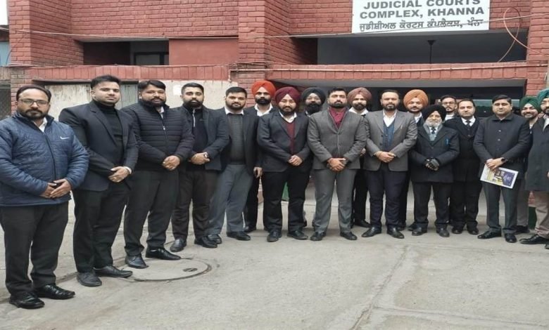 ਅੱਜ ਮੁੜ ਹੜਤਾਲ ’ਤੇ ਜਾਣਗੇ ਪੰਜਾਬ ਭਰ ਦੇ ਵਕੀਲ, ਵਿਧਾਇਕ ਦੇ ਭਰਾ ’ਤੇ ਵਕੀਲ ਦੀ ਕੁੱਟਮਾਰ ਕਰਨ ਦਾ ਹੈ ਦੋਸ਼