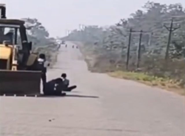 ਸੁਰੱਖਿਆ ਫੋਰਸ ਨੇ ਨਕਸਲੀਆਂ ਵਲੋਂ ਲਗਾਇਆ 50 ਕਿਲੋ ਦਾ ਆਈ.ਈ.ਡੀ. ਕੀਤਾ ਨਕਾਰਾ