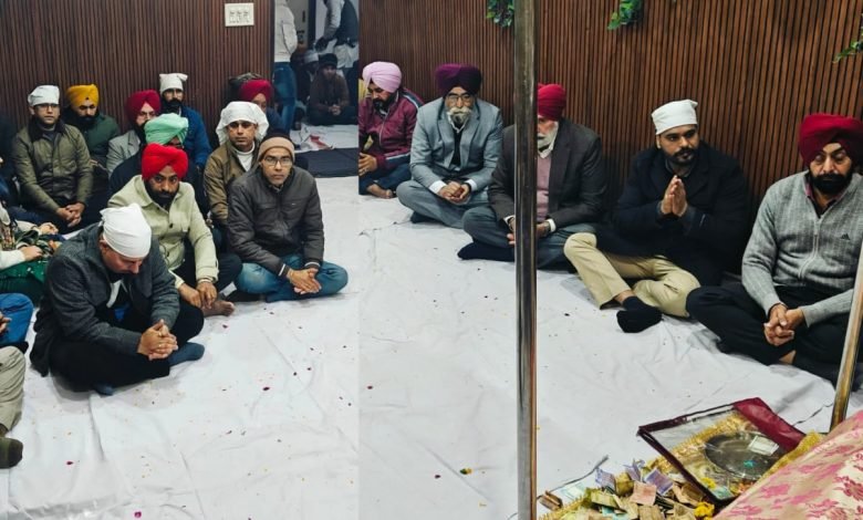 ਦਫ਼ਤਰ ਜ਼ਿਲ੍ਹਾ ਸਿੱਖਿਆ ਅਫ਼ਸਰ ਪ੍ਰਾਇਮਰੀ ਅਤੇ ਸੈਕੰਡਰੀ ਵੱਲੋਂ ਨਵੇਂ ਸਾਲ ਦੀ ਆਮਦ ’ਤੇ ਸ੍ਰੀ ਸੁਖਮਨੀ ਸਾਹਿਬ ਦੇ ਪਾਠ ਕਰਵਾਏ