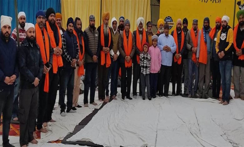 ਨਵੇਂ ਸਾਲ ਦੀ ਖੁਸ਼ੀ ’ਚ ਸ੍ਰੀ ਸੁਖਮਨੀ ਸਾਹਿਬ ਦੇ ਪਾਠ ਦੇ ਭੋਗ ਪਾਏ