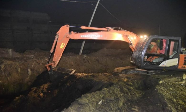 ਬੁੱਢੇ ਦਰਿਆ ’ਚ ਜਾ ਰਹੇ ਗੰਦੇ ਪਾਣੀ ਨੂੰ ਰੋਕਣ ਲਈ 2 ਹੋਰ ਮੋਟਰਾਂ ਚਾਲੂ ਬੁੱਢੇ ਦਰਿਆ ’ਚ ਜਾ ਰਹੇ ਗੰਦੇ ਪਾਣੀ ਨੂੰ ਰੋਕਣ ਲਈ 2 ਹੋਰ ਮੋਟਰਾਂ ਚਾਲੂ