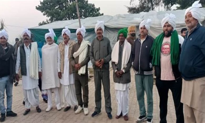 ਖਨੌਰੀ ਮੋਰਚੇ 'ਚ ਹਰਿਆਣਾ ਦੇ 10 ਕਿਸਾਨ ਵੀ ਮਰਨ ਵਰਤ 'ਤੇ ਬੈਠੇ, ਬੋਲੇ- ਨਹੀਂ ਲੈਣਗੇ ਕੋਈ ਟਰੀਟਮੈਂਟ ਖਨੌਰੀ ਮੋਰਚੇ 'ਚ ਹਰਿਆਣਾ ਦੇ 10 ਕਿਸਾਨ ਵੀ ਮਰਨ ਵਰਤ 'ਤੇ ਬੈਠੇ, ਬੋਲੇ- ਨਹੀਂ ਲੈਣਗੇ ਕੋਈ ਟਰੀਟਮੈਂਟ