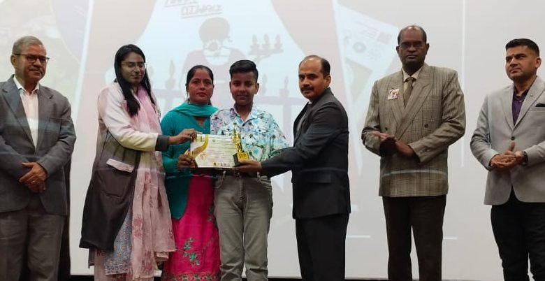 ਨੌਜਵਾਨਾਂ ਨੂੰ ਉਤਸ਼ਾਹਿਤ ਕਰਨ ਲਈ, ਫਿਰੋਜ਼ਪੁਰ ਚੈਂਬਰ ਆਫ਼ ਕਾਮਰਸ ਨੇ ਯੰਗ ਅਚੀਵਰਜ਼ ਐਵਾਰਡ 2025 ਦਾ ਸਫਲਤਾਪੂਰਵਕ ਆਯੋਜਨ