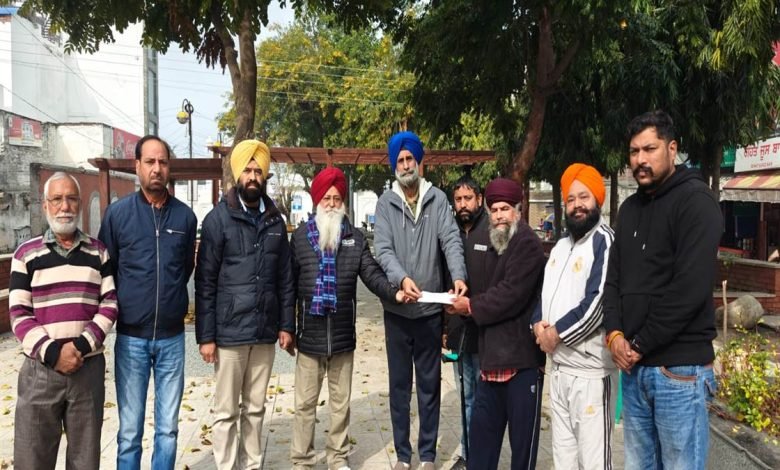 ਸਤਿਗੁਰ ਓਟ ਆਸਰਾ ਟਰੱਸਟ ਨੇ ਕਾਲਜ ਦੀ ਫ਼ੀਸ ਦੇਣ ਲਈ ਦਿੱਤੀ ਰਾਸ਼ੀ ਸਤਿਗੁਰ ਓਟ ਆਸਰਾ ਟਰੱਸਟ ਨੇ ਕਾਲਜ ਦੀ ਫ਼ੀਸ ਦੇਣ ਲਈ ਦਿੱਤੀ ਰਾਸ਼ੀ