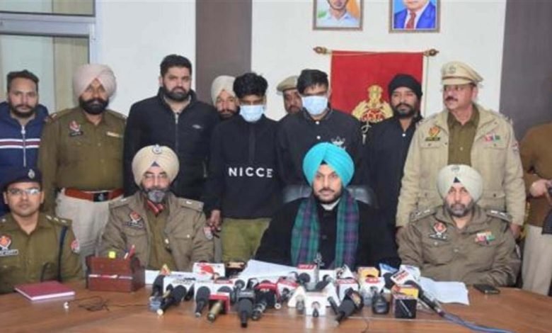 ਸ੍ਰੀਲੰਕਾ ਦੇ ਨਾਗਰਿਕਾਂ ਨੂੰ ਅਗਵਾ ਕਰਨ ਵਾਲੇ ਦੋ ਮੁਲਜ਼ਮ ਦਬੋਚੇ, ਜਲੰਧਰ ਤੇ ਕਪੂਰਥਲਾ ਦੇ ਪਿੰਡਾਂ ਦੇ ਵਸਨੀਕ ਹਨ ਦੋਵੇਂ ਮੁਲਜ਼ਮ, ਤੀਜੇ ਦੀ ਭਾਲ ਜਾਰੀ