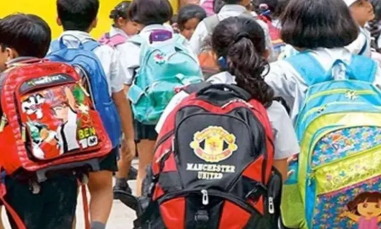 ਚੰਡੀਗੜ੍ਹ 'ਚ ਲਗਾਤਾਰ ਵਧ ਰਿਹਾ ਘੱਟ-ਗਿਣਤੀ ਵਿਦਿਆਰਥੀਆਂ ਦੇ ਸਕੂਲ ਛੱਡਣ ਦਾ ਅੰਕੜਾ ਚੰਡੀਗੜ੍ਹ 'ਚ ਲਗਾਤਾਰ ਵਧ ਰਿਹਾ ਘੱਟ-ਗਿਣਤੀ ਵਿਦਿਆਰਥੀਆਂ ਦੇ ਸਕੂਲ ਛੱਡਣ ਦਾ ਅੰਕੜਾ