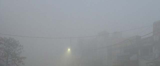ਨਵੇਂ ਸਾਲ ਦੇ ਦੂਸਰੇ ਦਿਨ ਪਈ ਸੰਘਣੀ ਧੁੰਦ ਨੇ ਆਮ ਜਨ-ਜੀਵਨ ਕੀਤਾ ਪ੍ਰਭਾਵਿਤ