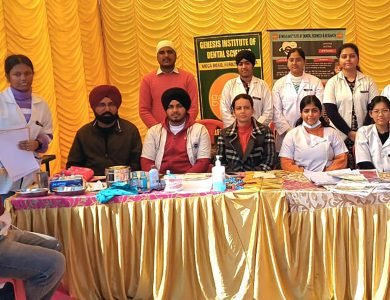 ਜੈਨੇਸਿਸ ਡੈਂਟਲ ਕਾਲਜ ਦੀ ਟੀਮ ਮੰਡੀ ਰੱਤਾ ਖੇੜਾ ’ਚ ਦੰਦਾਂ ਦਾ ਮੁਫ਼ਤ ਚੈੱਕਅੱਪ ਕੈਂਪ ’ਚ ਜਾਣਕਾਰੀ ਦਿੰਦੀ ਹੋਈ। ਫੋਟੋ: ਬਾਲ ਕਿਸ਼ਨ