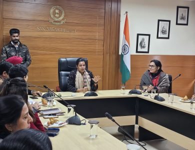 डी सी ने नए साल में जनता को सेवाएं प्रदान करने में अधिक समर्पण और परिश्रम का आह्वान किया