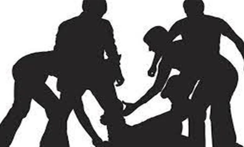 ਦੋ ਧਿਰਾਂ ਨੇ ਇੱਕ ਦੂਜੇ 'ਤੇ ਕੀਤਾ ਤੇਜ਼ਧਾਰ ਹਥਿਆਰਾਂ ਨਾਲ ਹਮਲਾ, ਇਲਾਕੇ 'ਚ ਦਹਿਸ਼ਤ ਦਾ ਮਾਹੌਲ