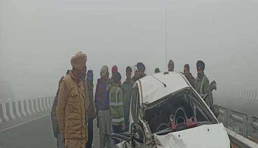 ਕਾਰ ਦੇ ਟਰੱਕ ਨਾਲ ਟਕਰਾਉਣ ਕਾਰਨ ਚਾਰ ਜ਼ਖ਼ਮੀ