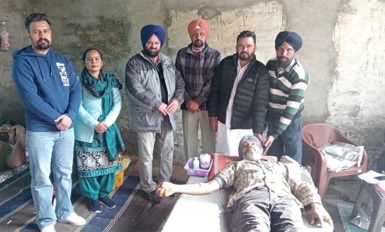 ਕੋਠਾ ਗੁਰੂ ਵਿਖੇ ਖ਼ੂਨਦਾਨ ਤੇ ਮੁਫਤ ਮੈਡੀਕਲ ਚੈੱਕਅਪ ਕੈਂਪ ਲਾਇਆ