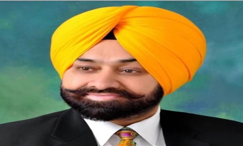 ਮਾਂਗਟ ਦੀ ਅਗਵਾਈ ਹੇਠ 18 ਨੂੰ ਲਾਹੌਰ ਜਾਣਗੇ ਲੇਖਕ, 127 ਲੇਖਕਾਂ ਨੂੰ ਵਿਸ਼ਵ ਪੰਜਾਬੀ ਕਾਨਫਰੰਸ 'ਚ ਸ਼ਾਮਲ ਹੋਣ ਦੀ ਮਿਲੀ ਮਨਜ਼ੂਰੀ