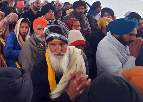 ਸ੍ਰੀ ਹਰਿਮੰਦਰ ਸਾਹਿਬ ਵਿਖੇ ਸ਼ਰਧਾ ਸਹਿਤ ਮਨਾਇਆ ਜਾ ਰਿਹਾ ਹੈ ਦਸਵੇਂ ਪਾਤਿਸ਼ਾਹ ਦਾ ਪ੍ਰਕਾਸ਼ ਪੁਰਬ