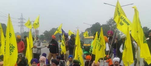 ਬਾਪੂ ਗੁਰਚਰਨ ਸਿੰਘ ਦੀ ਅਗਵਾਈ ਹੇਠ ਚੰਡੀਗੜ੍ਹ ਬੱਸ ਅੱਡੇ ਮੂਹਰੇ ਲਗਾਇਆ ਗਿਆ ਧਰਨਾ