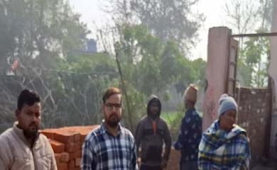 ਪੰਚਾਇਤੀ ਜ਼ਮੀਨ 'ਤੇ ਹੋ ਰਹੇ ਕਬਜ਼ੇ ਦਾ ਕੰਮ ਰੁਕਵਾਇਆ