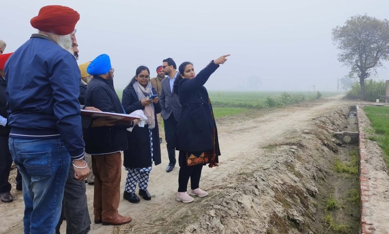 ਡਿਪਟੀ ਕਮਿਸ਼ਨਰ ਨੇ ਪਿੰਡ ਵਕੀਲਾਂ ਵਾਲਾ ਦਾ ਦੌਰਾ ਕਰਕੇ ਸੁਣੀਆਂ ਪਿੰਡ ਵਾਸੀਆਂ ਦੀਆਂ ਸਮੱਸਿਆਵਾਂ ਡਿਪਟੀ ਕਮਿਸ਼ਨਰ ਨੇ ਪਿੰਡ ਵਕੀਲਾਂ ਵਾਲਾ ਦਾ ਦੌਰਾ ਕਰਕੇ ਸੁਣੀਆਂ ਪਿੰਡ ਵਾਸੀਆਂ ਦੀਆਂ ਸਮੱਸਿਆਵਾਂ