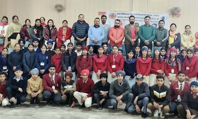 ਸਕੂਲ ਆਫ ਐਮੀਨੈਂਸ ਵਿਖੇ ਬਲਾਕ ਪੱਧਰੀ ਸਾਇੰਸ ਪ੍ਰਦਰਸ਼ਨੀ ਕਰਵਾਈ