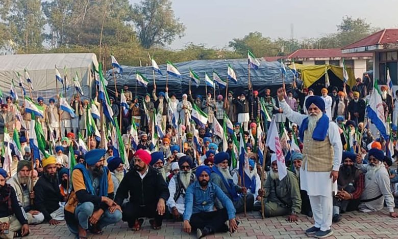 ਕਿਸਾਨ–ਮਜ਼ਦੂਰ ਜਥੇਬੰਦੀ ਦੀ ਕੋਰ ਕਮੇਟੀ ਦੀ ਮੀਟਿੰਗ ਸ਼ੰਬੂ ਬਾਰਡਰ ’ਤੇ ਹੋਈ