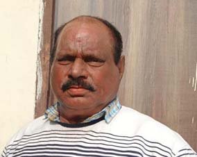 ਸੁਰੱਖਿਆ ਲੈਣ ਲਈ ਆਪਣੇ ਹੀ ਘਰ ਉੱਪਰ ਗੋਲੀਆਂ ਚਲਾਉਣ ’ਤੇ ਸ਼ਿਵ ਸੈਨਾ ਆਗੂ ਨੂੰ ਪੁਲਿਸ ਨੇ ਕੀਤਾ ਗ੍ਰਿਫ਼ਤਾਰ