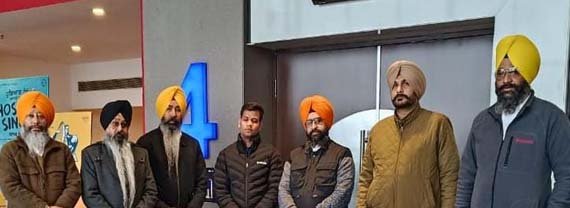 ਫ਼ਿਲਮ ਐਮਰਜੈਂਸੀ ਦੀ ਰਿਲੀਜ਼ ਦੇ ਵਿਰੋਧ ਵਿਚ ਸ਼੍ਰੋਮਣੀ ਕਮੇਟੀ ਅਧਿਕਾਰੀਆਂ ਤੇ ਮੁਲਾਜ਼ਮਾਂ ਵਲੋਂ ਸਿਨੇਮਾ ਘਰਾਂ ਦੇ ਬਾਹਰ ਰੋਸ ਧਰਨੇ ਫ਼ਿਲਮ ਐਮਰਜੈਂਸੀ ਦੀ ਰਿਲੀਜ਼ ਦੇ ਵਿਰੋਧ ਵਿਚ ਸ਼੍ਰੋਮਣੀ ਕਮੇਟੀ ਅਧਿਕਾਰੀਆਂ ਤੇ ਮੁਲਾਜ਼ਮਾਂ ਵਲੋਂ ਸਿਨੇਮਾ ਘਰਾਂ ਦੇ ਬਾਹਰ ਰੋਸ ਧਰਨੇ