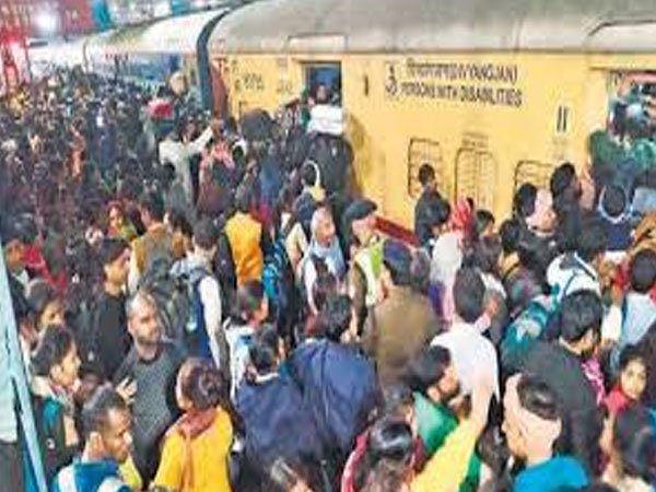 ਰੇਲਵੇ ਦੇਵੇਗਾ ਮ੍ਰਿਤਕਾਂ ਦੇ ਪਰਿਵਾਰਾਂ ਨੂੰ 10-10 ਲੱਖ ਤੇ ਜ਼ਖ਼ਮੀਆਂ ਨੂੰ 2.5 ਲੱਖ ਰੁਪਏ