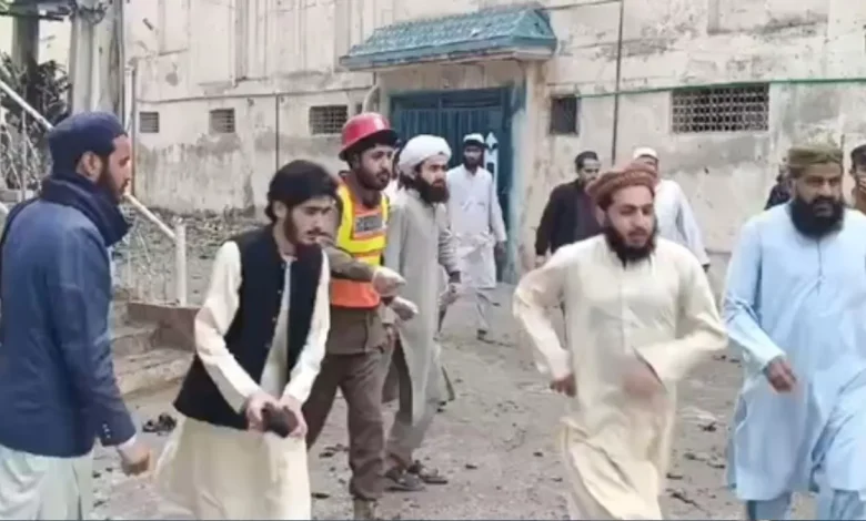 ਮਦਰੱਸੇ 'ਚ ਬੰਬ ਧਮਾਕੇ ਨਾਲ ਪੰਜ ਲੋਕਾਂ ਦੀ ਮੌਤ, ਆਤਮਘਾਤੀ ਹਮਲੇ ਦਾ ਸ਼ੱਕ; 20 ਜ਼ਖਮੀ