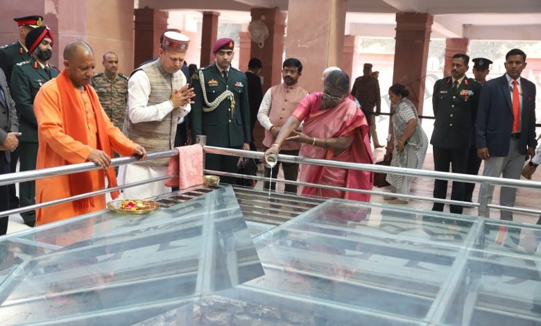 ਲੇਟੇ ਹਨੂੰਮਾਨ ਮੰਦਰ ਪੁੱਜੇ ਰਾਸ਼ਟਰਪਤੀ ਮੁਰਮੂ