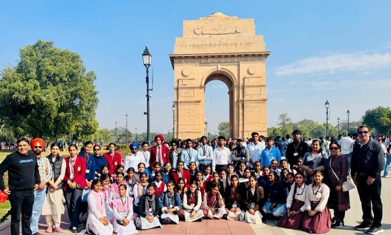 ਸਿੱਖਿਆ ਵਿਭਾਗ ਨੇ 55 ਹੋਣਹਾਰ ਵਿਦਿਆਰਥੀਆਂ ਦਾ ਲਗਵਾਇਆ ਅੰਤਰਰਾਜੀ 6 ਰੋਜ਼ਾ ਵਿਦਿਅਕ ਟੂਰ