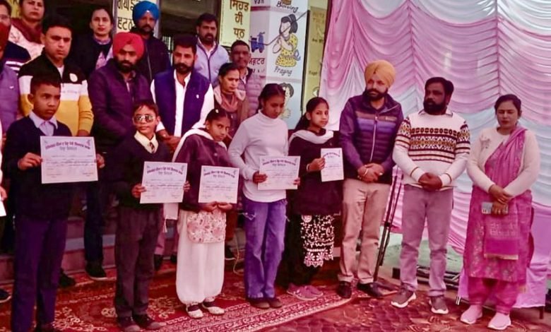 ਸਕੂਲ ਯਾਰੇ ਸ਼ਾਹ ਦੀ ਵਿਦਿਆਰਥਣ ਪ੍ਰੀਤ ਕੌਰ ਨੇ ਜ਼ਿਲ੍ਹੇ ਵਿਚੋਂ ਕੀਤਾ ਪਹਿਲਾ ਸਥਾਨ ਹਾਸਲ