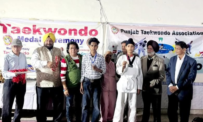 ਵਿਵੇਕਾਨੰਦ ਵਰਲਡ ਸਕੂਲ ਦੇ ਹੋਨਹਾਰ ਖਿਡਾਰੀਆਂ ਨੇ 28ਵੀਂ ਪੰਜਾਬ ਤਾਇਕਵਾਂਡੋ ਚੈਂਪਿਅਨਸ਼ਿਪ ਵਿੱਚ ਸ਼ਾਨਦਾਰ ਪ੍ਰਦਰਸ਼ਨ ਕਰਦੇ ਹੋਏ ਛੇ ਸੁਨਹਿਰੀ ਤਗਮੇ ਜਿੱਤੇ