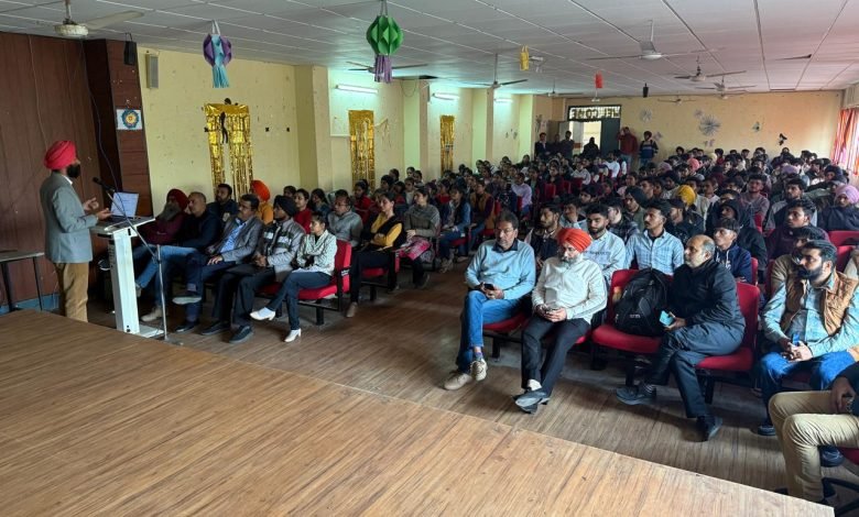 ਸ਼ਹੀਦ ਭਗਤ ਸਿੰਘ ਸਟੇਟ ਯੂਨੀਵਰਸਿਟੀ ਫਿਰੋਜ਼ਪੁਰ ਵਿਖੇ ਆਰਟੀਫੀਸ਼ੀਅਲ ਇੰਟੈਲੀਜੈਂਸ ਬਾਰੇ ਮਾਹਿਰਾਂ ਦਾ ਭਾਸ਼ਣ ਆਯੋਜਨ ਸ਼ਹੀਦ ਭਗਤ ਸਿੰਘ ਸਟੇਟ ਯੂਨੀਵਰਸਿਟੀ ਫਿਰੋਜ਼ਪੁਰ ਵਿਖੇ ਆਰਟੀਫੀਸ਼ੀਅਲ ਇੰਟੈਲੀਜੈਂਸ ਬਾਰੇ ਮਾਹਿਰਾਂ ਦਾ ਭਾਸ਼ਣ ਆਯੋਜਨ