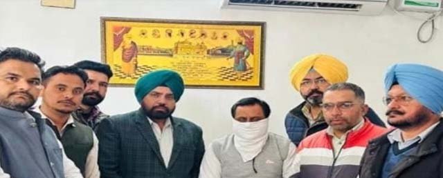 ਨਗਰ ਕੌਂਸਲ ਦਾ ਜੇ. ਈ. ਵਿਜੀਲੈਂਸ ਵਲੋਂ ਰਿਸ਼ਵਤ ਲੈਂਦਾ ਰੰਗੇ ਹੱਥੀਂ ਗ੍ਰਿਫ਼ਤਾਰ