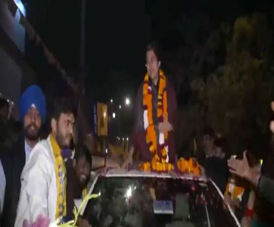 ਕਾਲਕਾਜੀ ਵਿਧਾਨ ਸਭਾ ਸੀਟ ਤੋਂ 'ਆਪ' ਦੀ ਜੇਤੂ ਉਮੀਦਵਾਰ ਆਤਿਸ਼ੀ ਨੇ ਕੱਢਿਆ ਰੋਡ ਸ਼ੋਅ