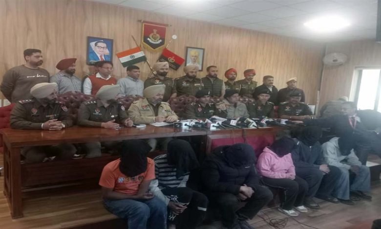 ਨਜਾਇਜ਼ ਸਬੰਧਾਂ ਦੇ ਚਲਦੇ ਸੁਪਾਰੀ ਦੇ ਕੇ ਪਤੀ ਨੇ ਹੀ ਕਰਵਾਈ ਸੀ ਪਤਨੀ ਦੀ ਹੱਤਿਆ, ਕਾਰੋਬਾਰੀ ਤੇ ਉਸ ਦੀ ਗਰਲਫ੍ਰੈਂਡ ਸਮੇਤ ਛੇ ਗ੍ਰਿਫ਼ਤਾਰ