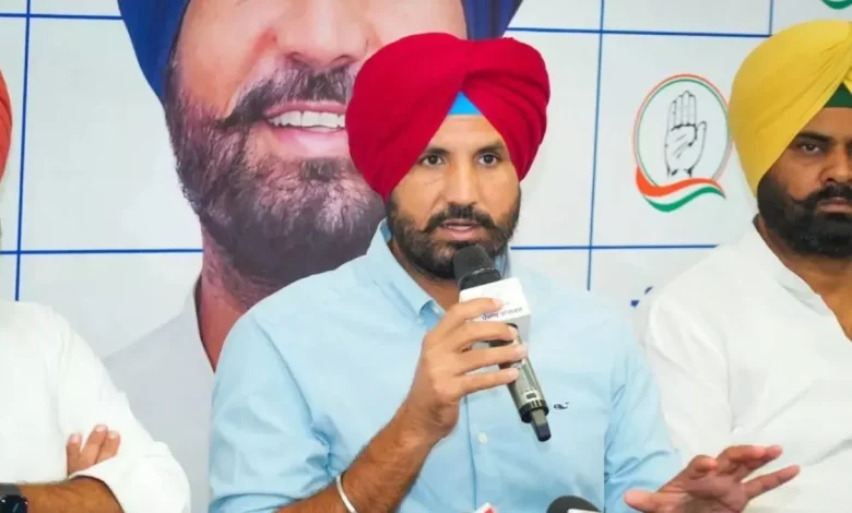 ਦਿੱਲੀ 'ਚ AAP ਦੀ ਹਾਰ 'ਤੇ ਪੰਜਾਬ ਕਾਂਗਰਸ ਏਨੀ ਖੁਸ਼ੀ ਕਿਉਂ? ਆਖ਼ਿਰ ਕੀ ਹੈ ਸਾਬਕਾ ਸੱਤਾਧਾਰੀ ਪਾਰਟੀ ਦੀ ਕੀ ਪਲਾਨਿੰਗ ਦਿੱਲੀ 'ਚ AAP ਦੀ ਹਾਰ 'ਤੇ ਪੰਜਾਬ ਕਾਂਗਰਸ ਏਨੀ ਖੁਸ਼ੀ ਕਿਉਂ? ਆਖ਼ਿਰ ਕੀ ਹੈ ਸਾਬਕਾ ਸੱਤਾਧਾਰੀ ਪਾਰਟੀ ਦੀ ਕੀ ਪਲਾਨਿੰਗ