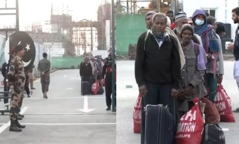 22 ਭਾਰਤੀ ਮਛੇਰੇ ਸਜ਼ਾ ਕੱਟਣ ਤੋਂ ਬਾਅਦ ਪਾਕਿਸਤਾਨ ਤੋਂ ਅਟਾਰੀ-ਵਾਹਗਾ ਸਰਹੱਦ ਰਾਹੀਂ ਵਾਪਸ ਪਰਤੇ