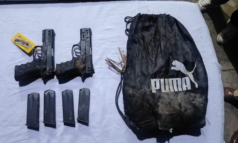 ਅੰਮ੍ਰਿਤਸਰ 'ਚ ਸੀਮਾ ਸੁਰੱਖਿਆ ਬਲ ਨੇ ਪਿਸਤੌਲ, ਮੈਗਜ਼ੀਨ ਤੇ ਡ੍ਰੋਨ ਬਰਾਮਦ ਕੀਤਾ ਅੰਮ੍ਰਿਤਸਰ 'ਚ ਸੀਮਾ ਸੁਰੱਖਿਆ ਬਲ ਨੇ ਪਿਸਤੌਲ, ਮੈਗਜ਼ੀਨ ਤੇ ਡ੍ਰੋਨ ਬਰਾਮਦ ਕੀਤਾ