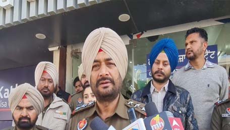 ਇਮੀਗ੍ਰੇਸ਼ਨਰਾਂ ਸੈਂਟਰਾਂ ’ਤੇ ਪੁਲਿਸ ਨੇ ਕੀਤੀ ਛਾਪੇਮਾਰੀ