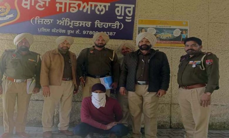 ਜੰਡਿਆਲਾ ਪੁਲਿਸ ਵੱਲੋ ਪੈਟਰੋਲ ਪੰਪ 'ਤੇ ਲੁੱਟ-ਖੋਹ ਕਰਨ ਵਾਲਾ ਮੁਲਜ਼ਮ 32 ਬੋਰ ਰਿਵਾਲਵਰ ਤੇ ਰੌਂਦਾ ਸਮੇਤ ਗ੍ਰਿਫ਼ਤਾਰ