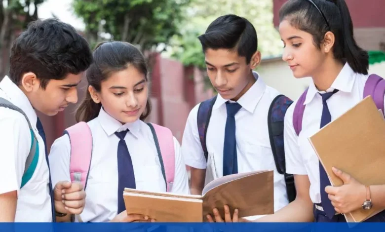 CBSE ਵੱਲੋਂ 10ਵੀਂ ਜਮਾਤ ਲਈ ਇਮਤਿਹਾਨ ਦੇ ਨਵੇਂ ਪੈਟਰਨ 'ਚੋਂ ਪੰਜਾਬੀ ਭਾਸ਼ਾ ਹਟਾਉਣ 'ਤੇ ਗਰਮਾਈ ਸਿਆਸਤ, ਜਾਣੋ ਰਿਐਕਸ਼ਨ CBSE ਵੱਲੋਂ 10ਵੀਂ ਜਮਾਤ ਲਈ ਇਮਤਿਹਾਨ ਦੇ ਨਵੇਂ ਪੈਟਰਨ 'ਚੋਂ ਪੰਜਾਬੀ ਭਾਸ਼ਾ ਹਟਾਉਣ 'ਤੇ ਗਰਮਾਈ ਸਿਆਸਤ, ਜਾਣੋ ਰਿਐਕਸ਼ਨ