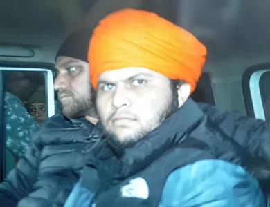 ਬਿਨਾਂ ਪਗੜੀ ਸਿੱਖ ਨੌਜਵਾਨ ਨੂੰ ਡਿਪੋਰਟ ਕਰਨ 'ਤੇ ਭੜਕੀ SGPC, ਬੇਅਦਬੀ ਸਬੰਧੀ ਅਮਰੀਕਾ ਨੂੰ ਲਿਖੇਗੀ ਪੱਤਰ