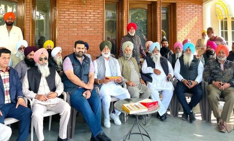 ਦਿੱਲੀ ’ਚ ‘ਆਪ’ ਦੀ ਹਾਰ ’ਤੇ ਸੁਖਪਾਲ ਖਹਿਰਾ ਨੇ ਵੰਡੇ ਲੱਡੂ ਦਿੱਲੀ ’ਚ ‘ਆਪ’ ਦੀ ਹਾਰ ’ਤੇ ਸੁਖਪਾਲ ਖਹਿਰਾ ਨੇ ਵੰਡੇ ਲੱਡੂ