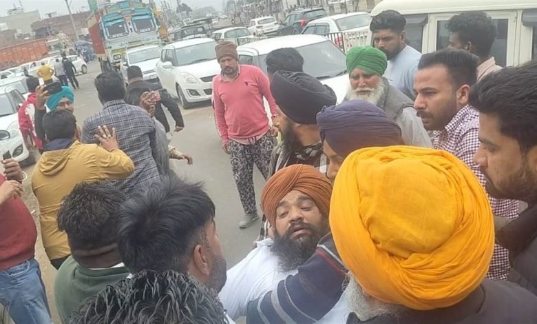 ਟਰੱਕ ਯੂਨੀਅਨ ਦੀ ਪ੍ਰਧਾਨਗੀ ਨਾ ਮਿਲਣ 'ਤੇ ਨਿਗਲਿਆ ਜ਼ਹਿਰ, ਵਿਧਾਇਕ ਭਰਾਜ 'ਤੇ ਲਾਏ 30 ਲੱਖ ਮੋੜਨ ਦੇ ਦੋਸ਼