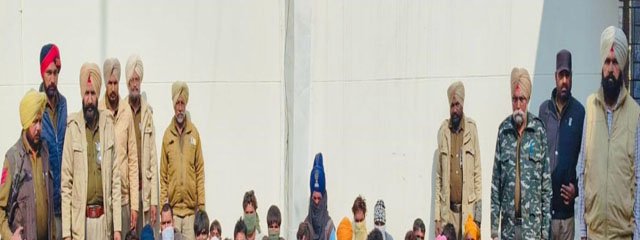 ਪਿੰਡ ਚੰਦਭਾਨ 'ਚ ਅਮਨ-ਕਾਨੂੰਨ ਦੀ ਸਥਿਤੀ ਭੰਗ ਕਰਨ ਵਾਲੇ 38 ਵਿਅਕਤੀ ਗ੍ਰਿਫਤਾਰ ਪਿੰਡ ਚੰਦਭਾਨ 'ਚ ਅਮਨ-ਕਾਨੂੰਨ ਦੀ ਸਥਿਤੀ ਭੰਗ ਕਰਨ ਵਾਲੇ 38 ਵਿਅਕਤੀ ਗ੍ਰਿਫਤਾਰ