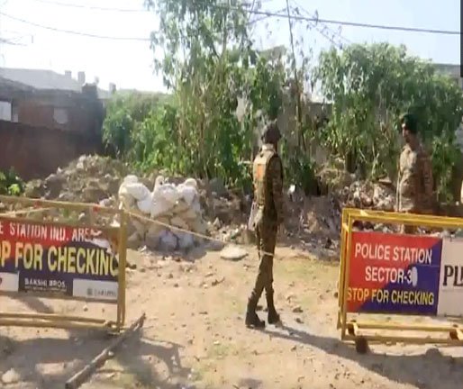 ਚੰਡੀਗੜ੍ਹ ਦੇ ਕੈਂਬਵਾਲਾ ਇਲਾਕੇ 'ਚ ਇਕ ਸ਼ੱਕੀ ਬੰਬ ਦਾ ਖੋਲ ਮਿਲਿਆ